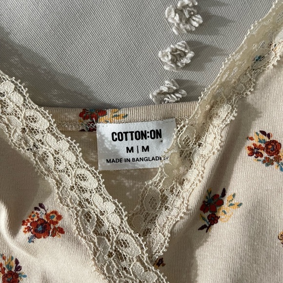 Cotton On Floral Crop Top - Picture 3 of 3